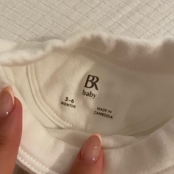 Banana Republic- SUPIMA® SHORT-SLEEVE BODYSUIT 3-PACK FOR BABY - EUC - 3-6mos - Picture 4 of 4